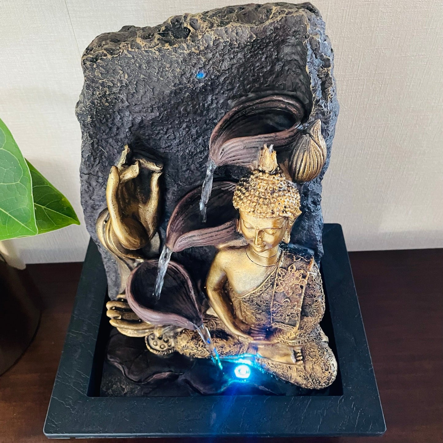 Fuente de agua buda y mudra tamaño M