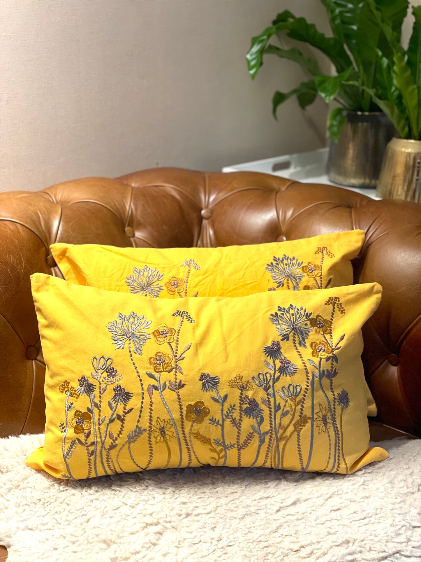 Funda cojín bordado flores