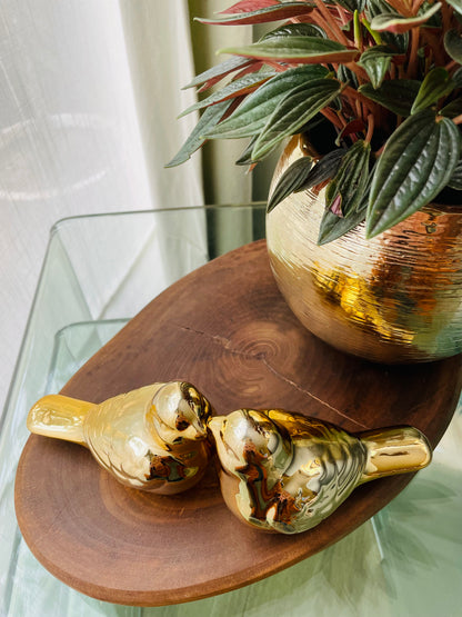Pajarito de cerámica con relieve